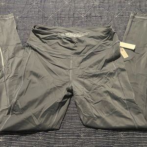 NWT Victorias Secret Workout Leggings Size M